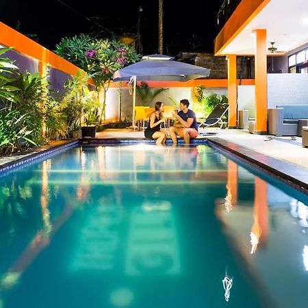 Tropica Gili Total Body Fit - Free Access Gym And Coworking Space Gili Trawangan Exterior photo