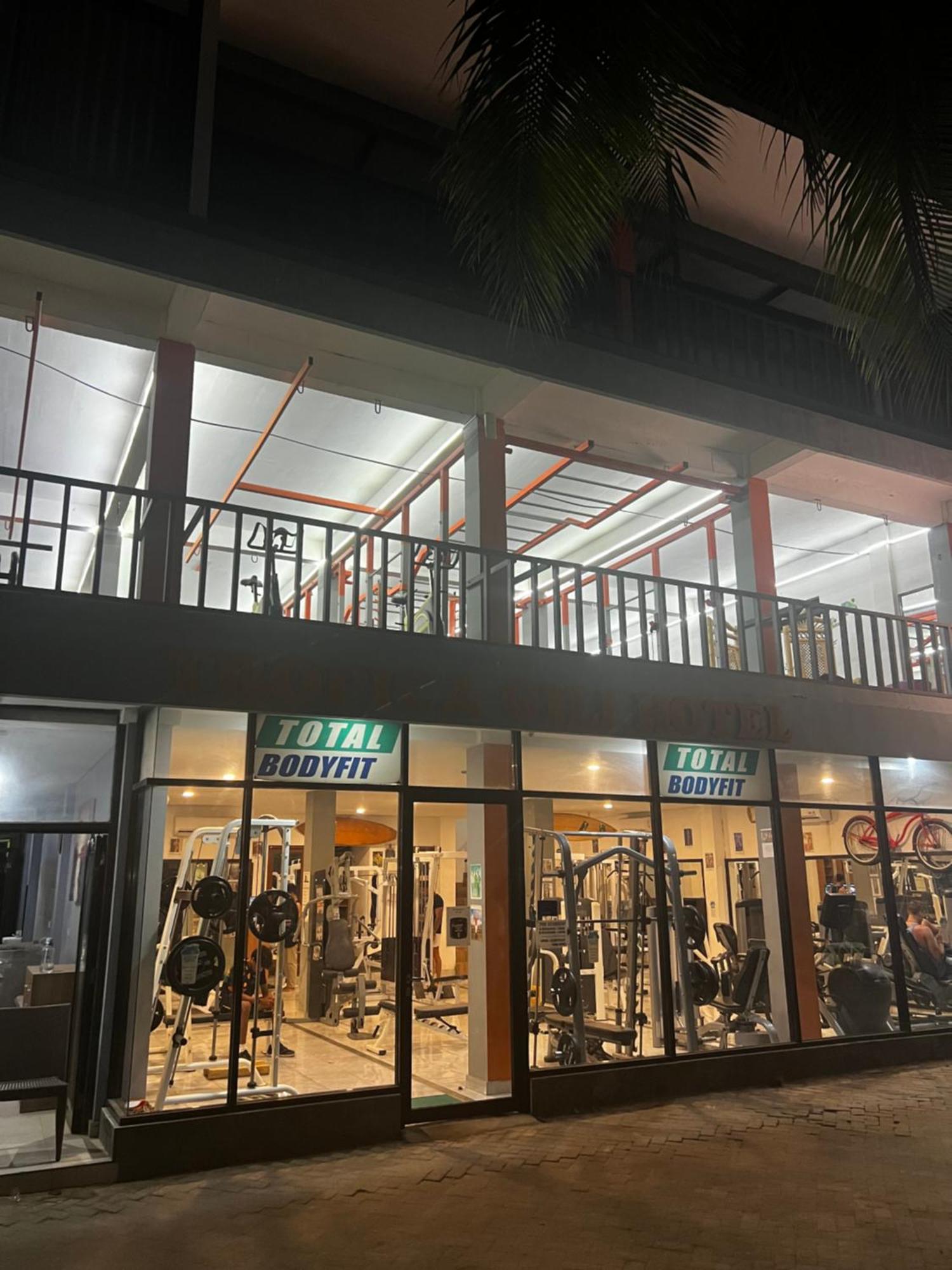 Tropica Gili Total Body Fit - Free Access Gym And Coworking Space Gili Trawangan Exterior photo