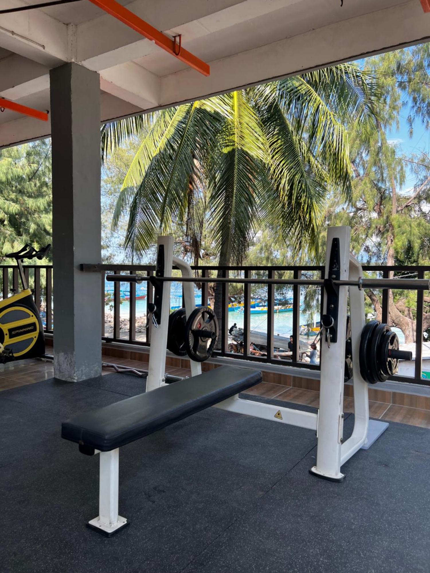Tropica Gili Total Body Fit - Free Access Gym And Coworking Space Gili Trawangan Exterior photo