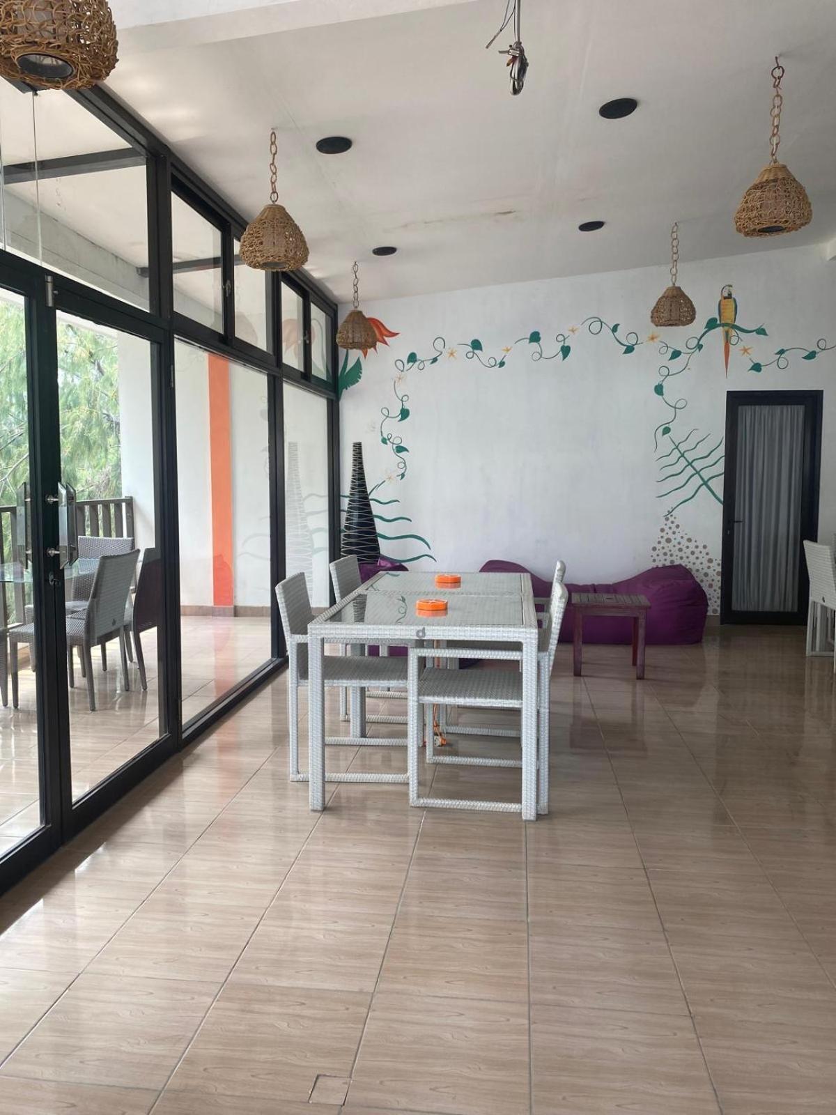 Tropica Gili Total Body Fit - Free Access Gym And Coworking Space Gili Trawangan Exterior photo