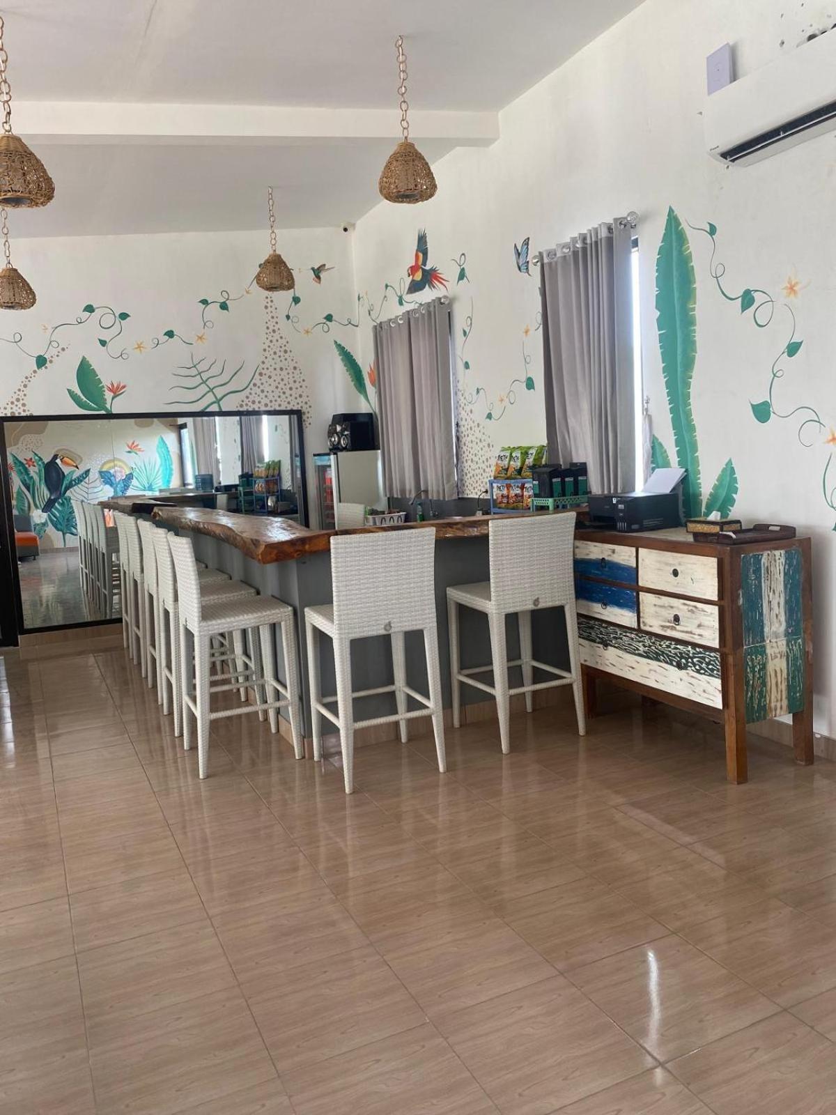 Tropica Gili Total Body Fit - Free Access Gym And Coworking Space Gili Trawangan Exterior photo