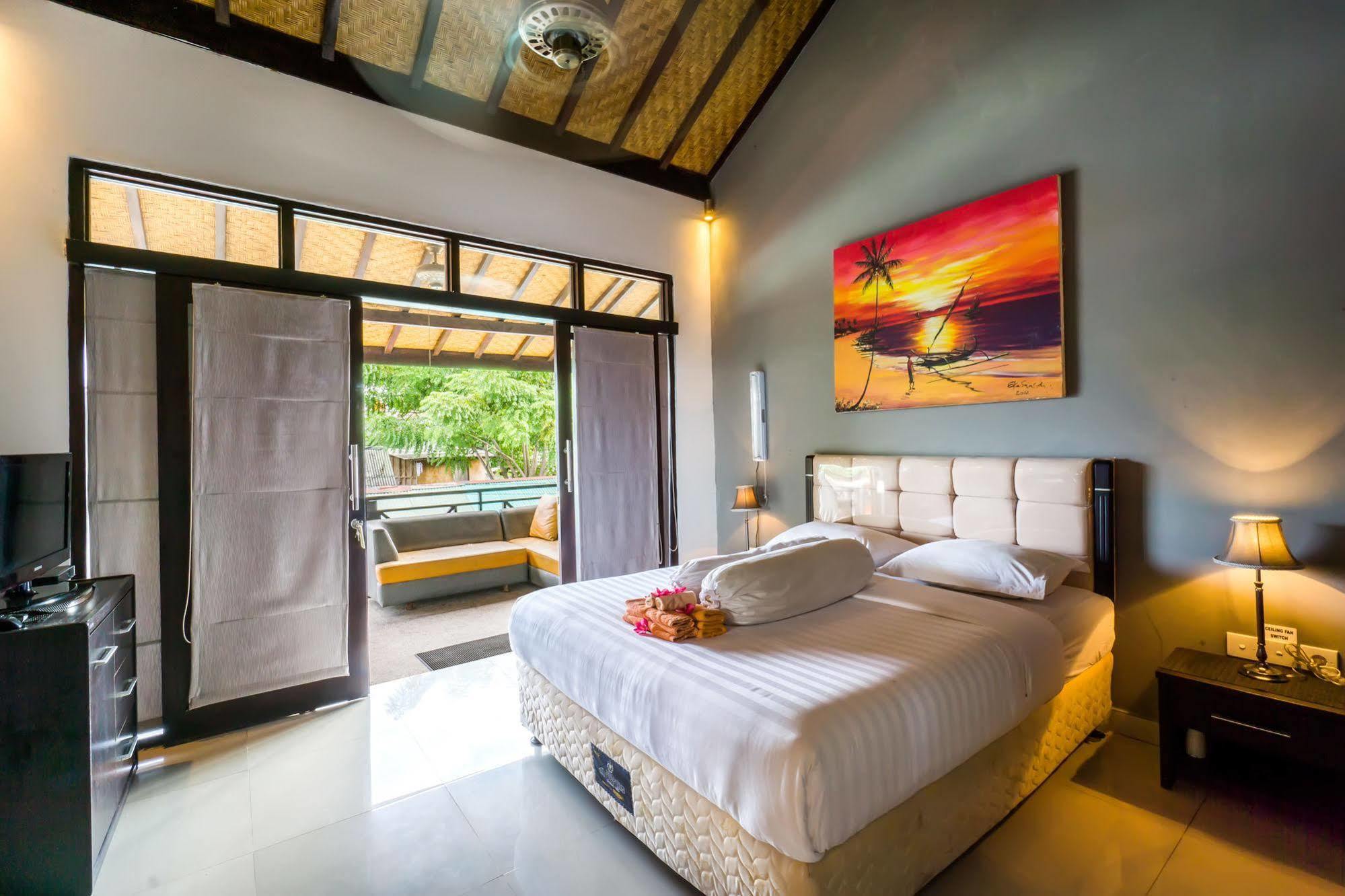 Tropica Gili Total Body Fit - Free Access Gym And Coworking Space Gili Trawangan Exterior photo