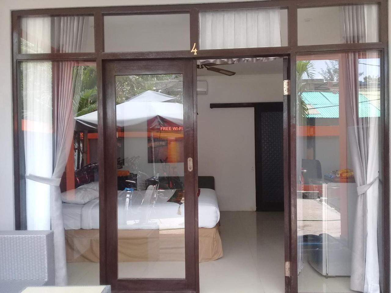 Tropica Gili Total Body Fit - Free Access Gym And Coworking Space Gili Trawangan Exterior photo